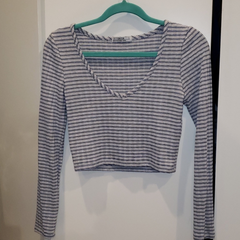 Women's long-sleeve crop top